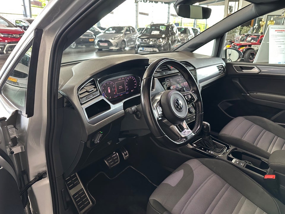 VW Touran 1,5 TSi 150 R-line DSG Van 5d