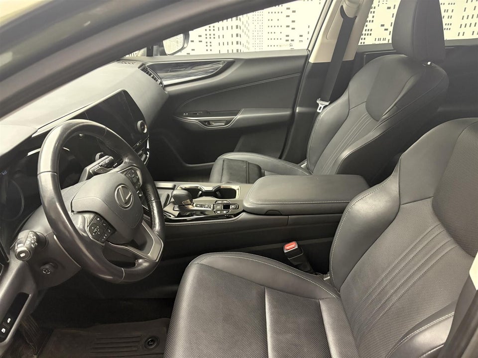 Lexus NX450h+ 2,5 Business+ aut. AWD 5d