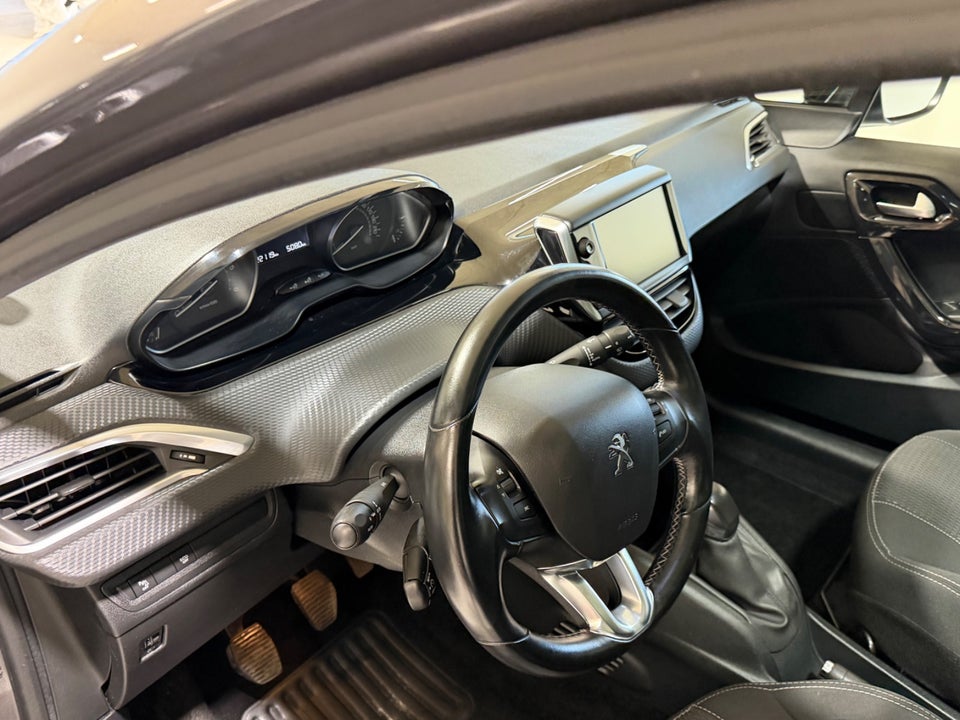 Peugeot 208 1,6 BlueHDi 100 Selection Sky 5d