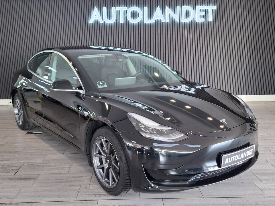 Tesla Model 3 Standard Range+ RWD 4d