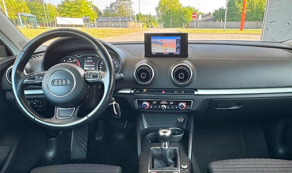 Audi A3 1,4 TFSi 150 Ambiente Sportback 5d