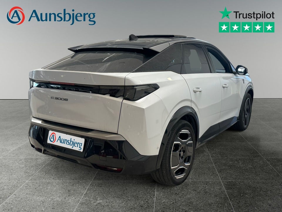 Peugeot e-3008 77 GT Pack 5d