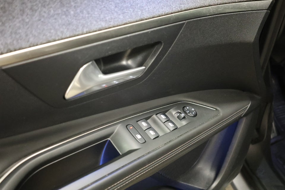 Peugeot 3008 1,6 BlueHDi 120 Allure 5d