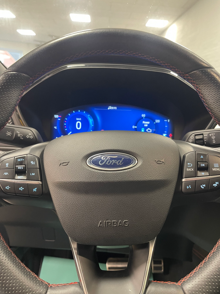 Ford Kuga 2,5 PHEV ST-Line X CVT 5d