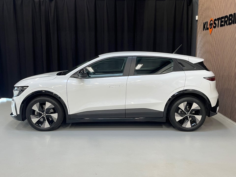 Renault Megane E-Tech 40 Equilibre 5d