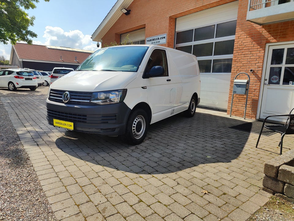 VW Transporter 2,0 TDi 102 Kassevogn kort