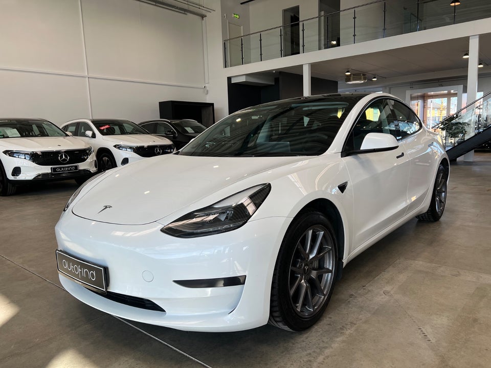 Tesla Model 3 RWD 4d