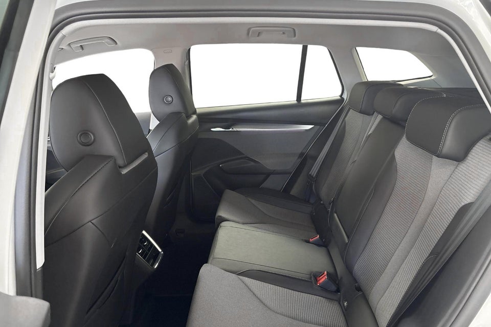 Skoda Enyaq 80 iV Loft 5d