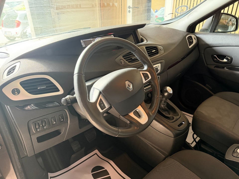 Renault Scenic III 1,5 dCi 110 Expression 5d