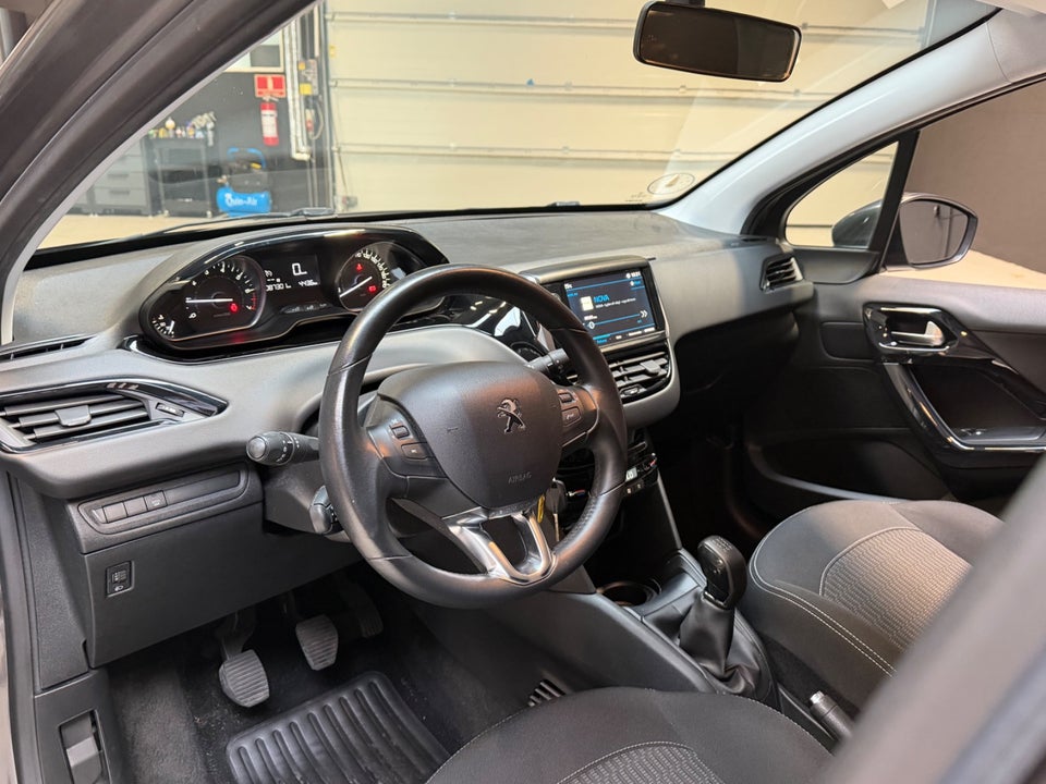 Peugeot 208 1,2 PureTech 82 Envy 5d