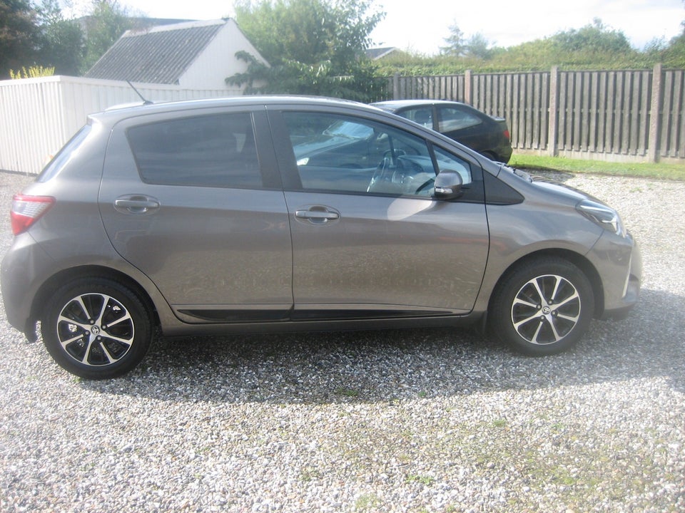 Toyota Yaris 1,5 VVT-i T2 Premium 5d