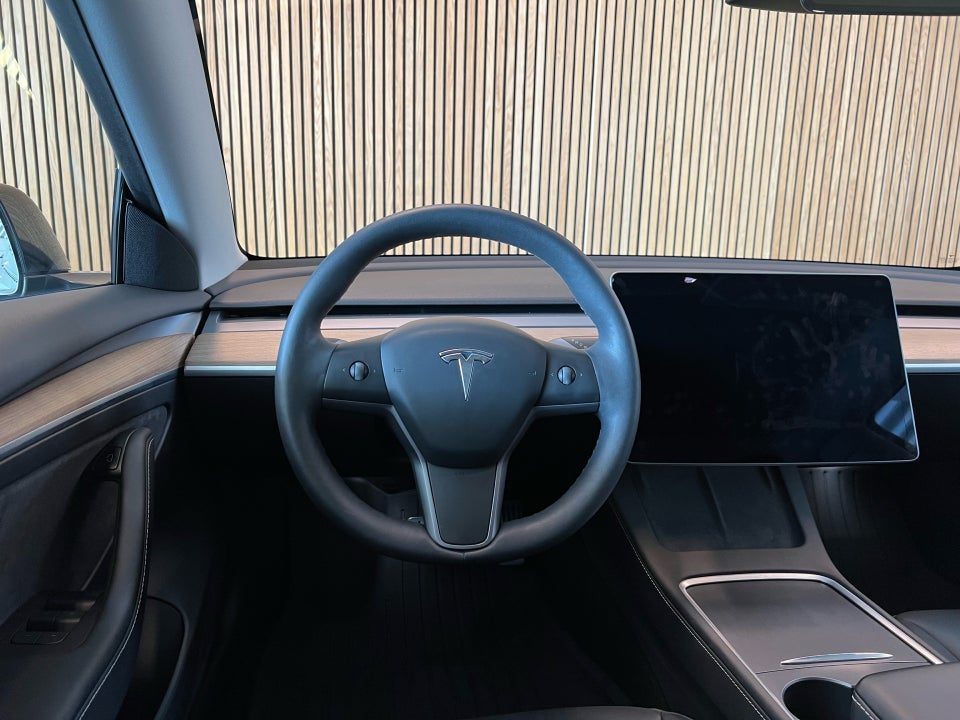 Tesla Model 3 Long Range AWD 4d