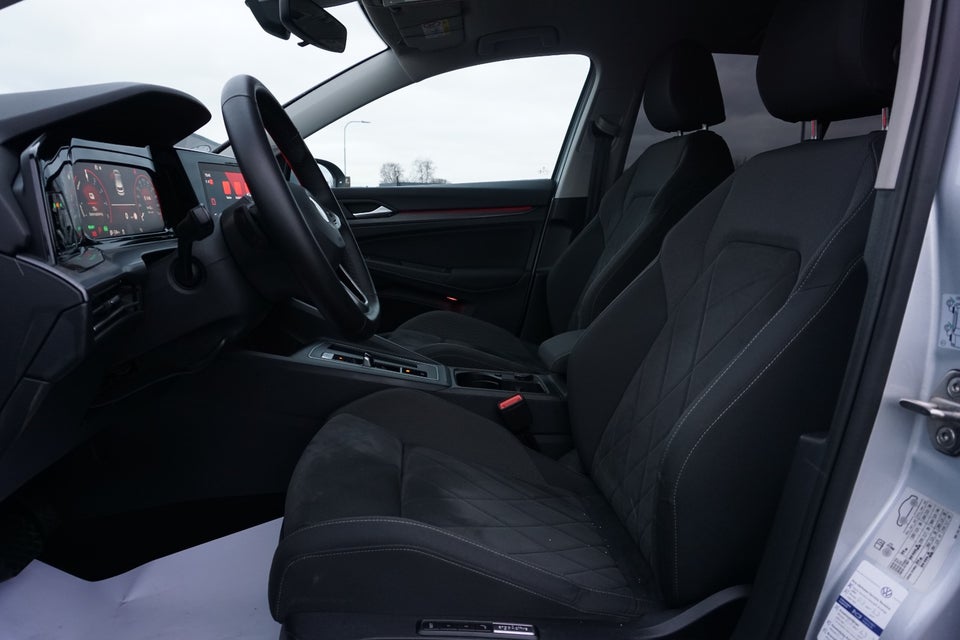 VW Golf VIII 1,4 eHybrid DSG 5d