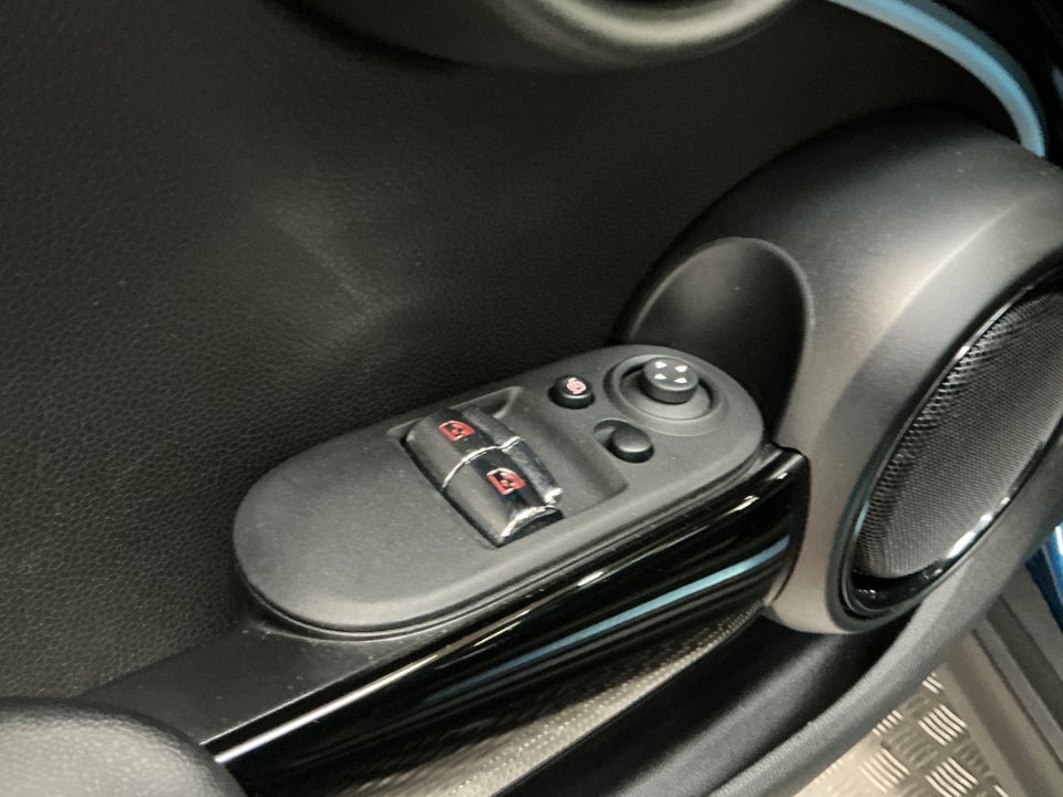 MINI Cooper SE Maximise 3d