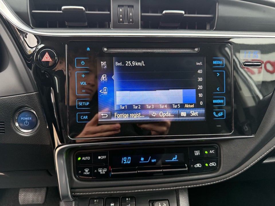 Toyota Auris 1,8 Hybrid H2 Comfort CVT 5d