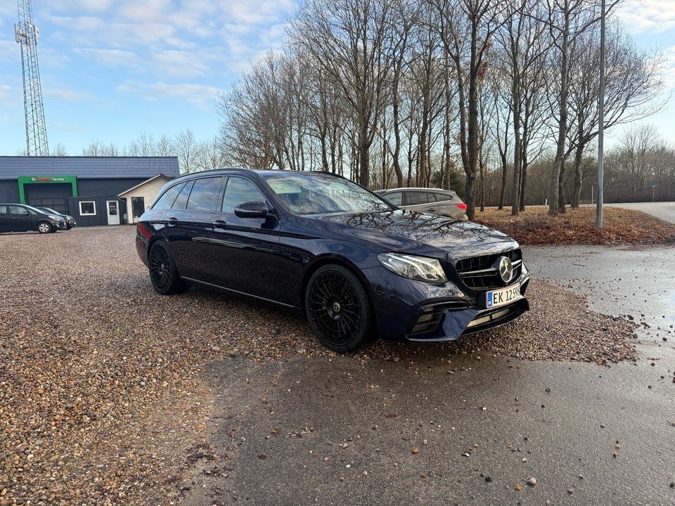 Mercedes E300 de 2,0 AMG Line stc. aut. 5d