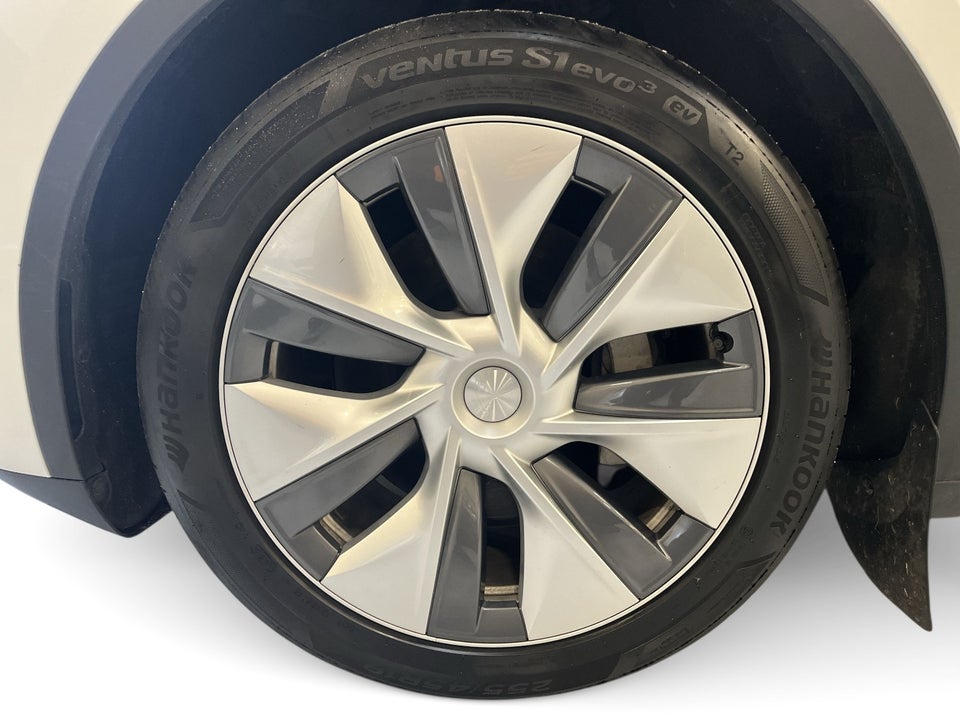 Tesla Model Y Long Range AWD 5d