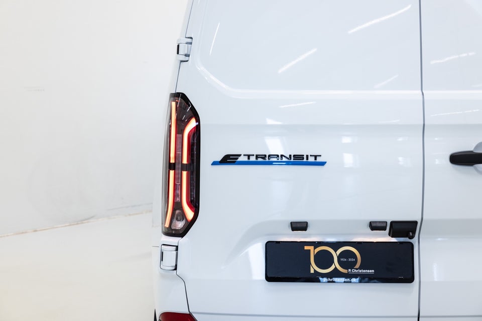 Ford E-Transit Custom 320S 64 Trend