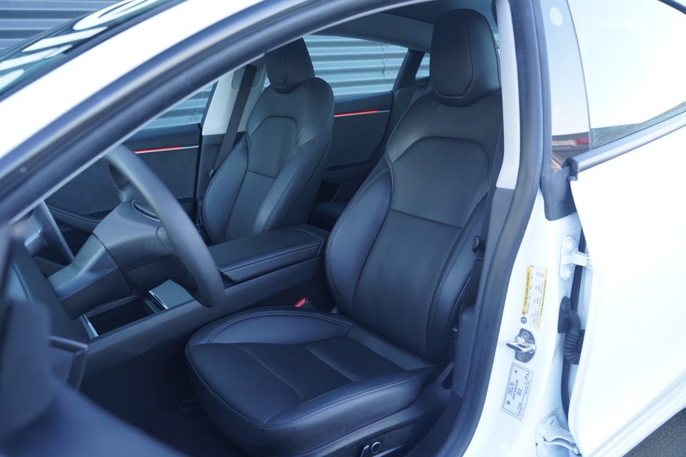 Tesla Model 3 Long Range AWD 4d