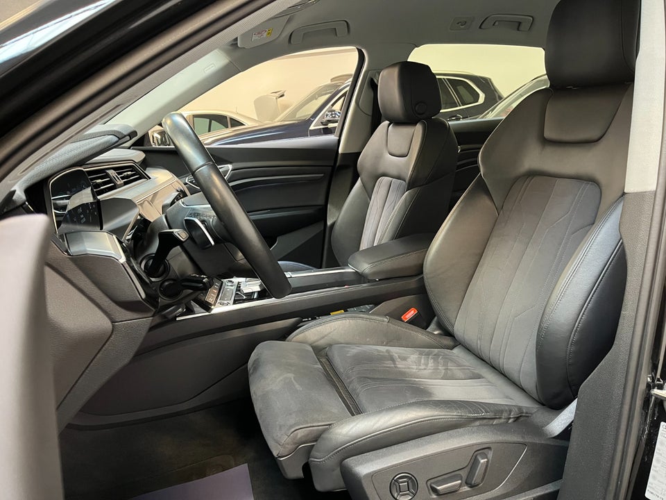 Audi e-tron 55 quattro 5d