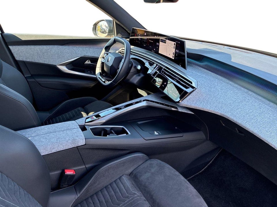 Peugeot e-5008 77 GT 7prs 5d