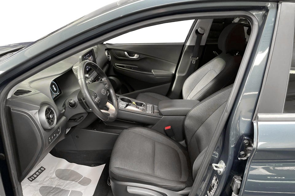 Hyundai Kona 64 EV Essential 5d