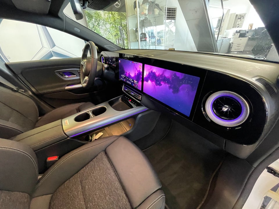 Mercedes CLA250+ electric Progressive Premium 4d