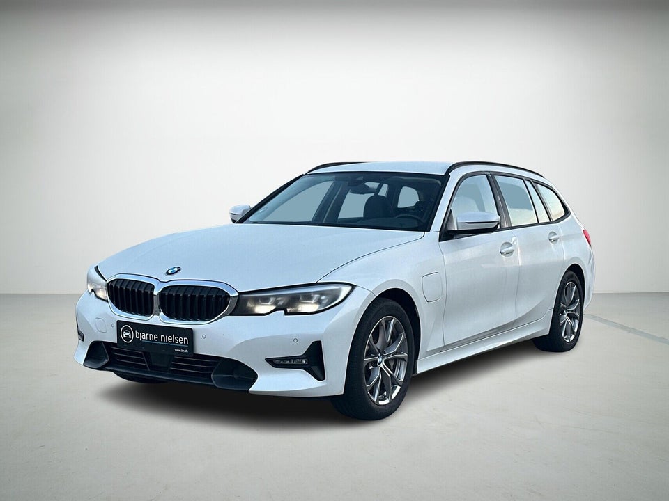 BMW 330e 2,0 Touring Sport Line aut. 5d