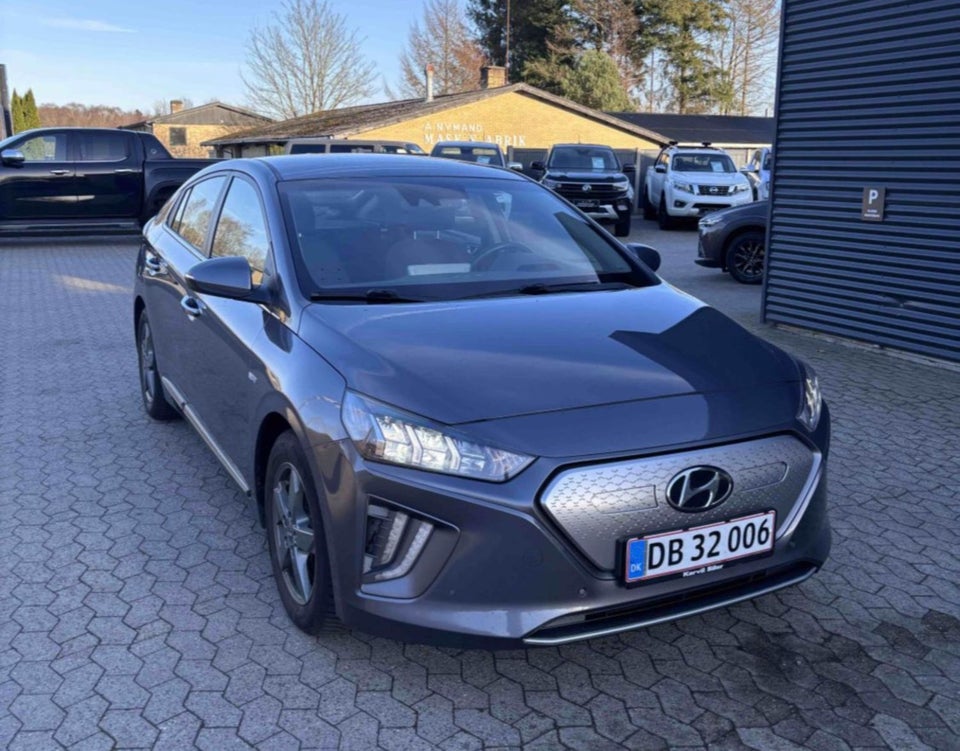 Hyundai Ioniq 40 EV Premium 5d