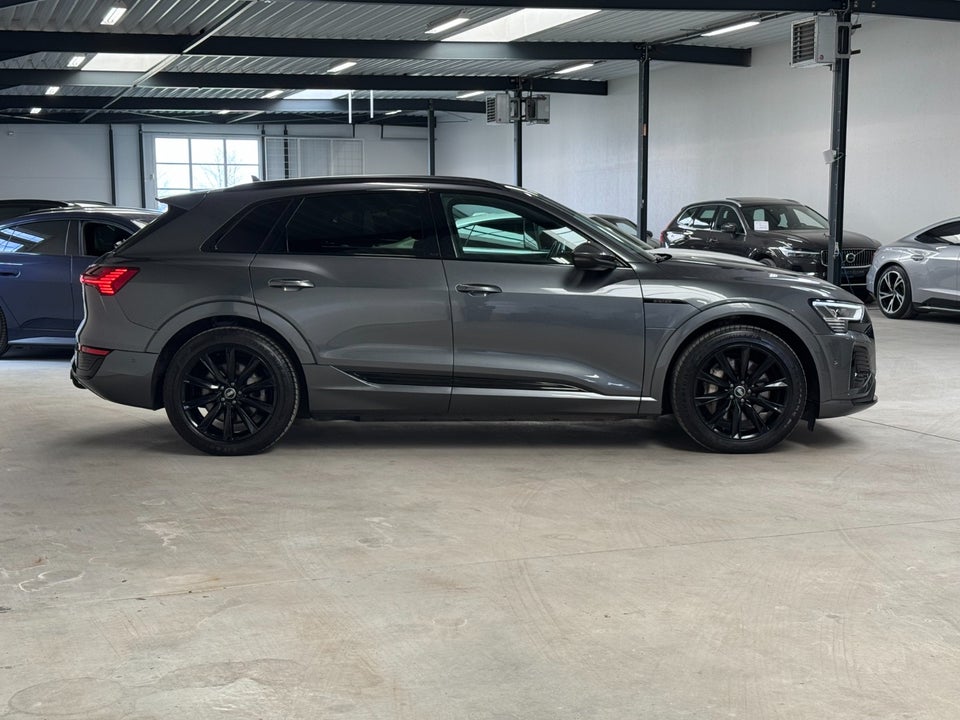 Audi Q8 e-tron 55 S-line quattro 5d