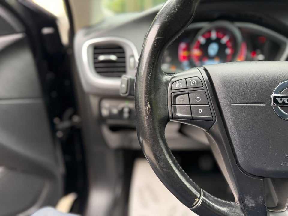 Volvo V40 1,6 D2 115 Kinetic 5d