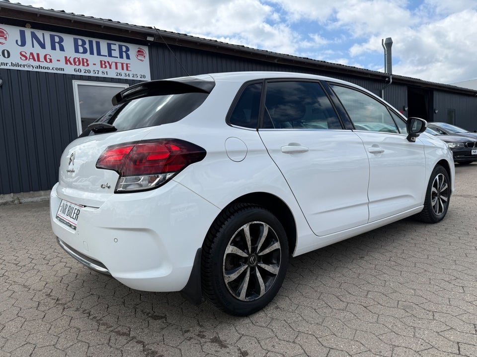 Citroën C4 1,6 BlueHDi 120 Challenge EAT6 5d