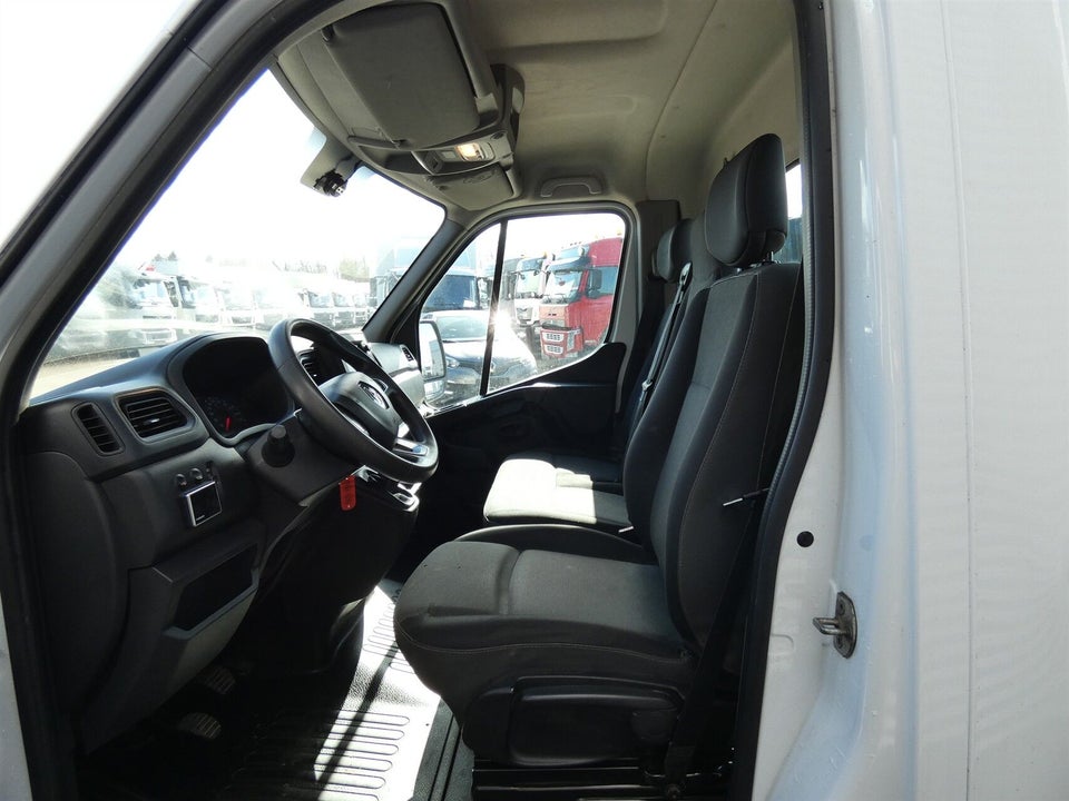 Renault Master IV T35 2,3 dCi 165 L3 Chassis RWD
