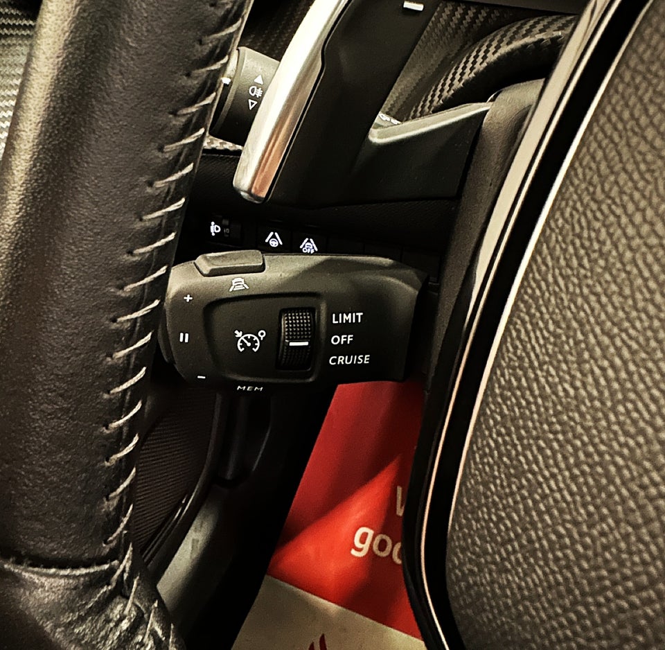 Peugeot 208 1,2 PureTech 100 Allure Sky EAT8 5d