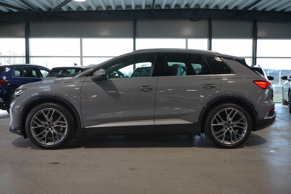 Audi Q4 e-tron 45 S-line 5d
