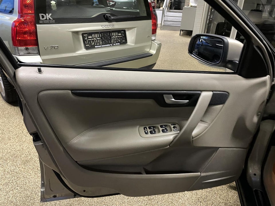 Volvo V70 2,4 140 5d