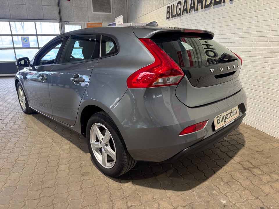 Volvo V40 2,0 D2 120 Kinetic 5d