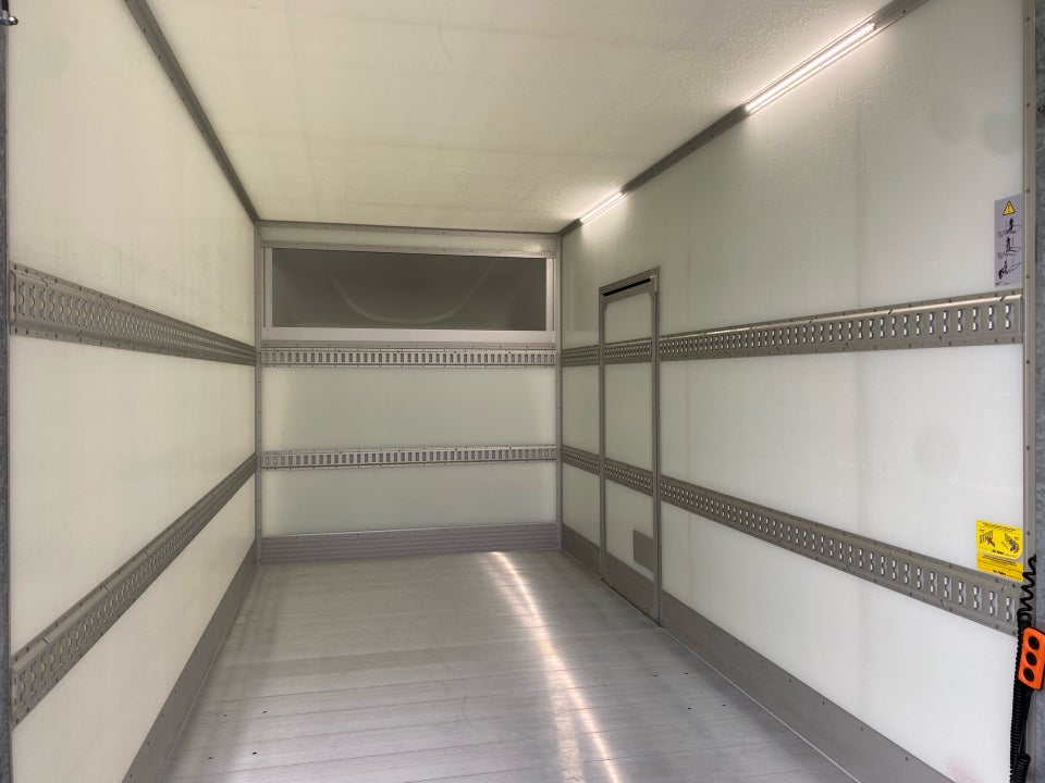 Iveco Daily 3,0 35S18 4100mm Box m/lift AG8