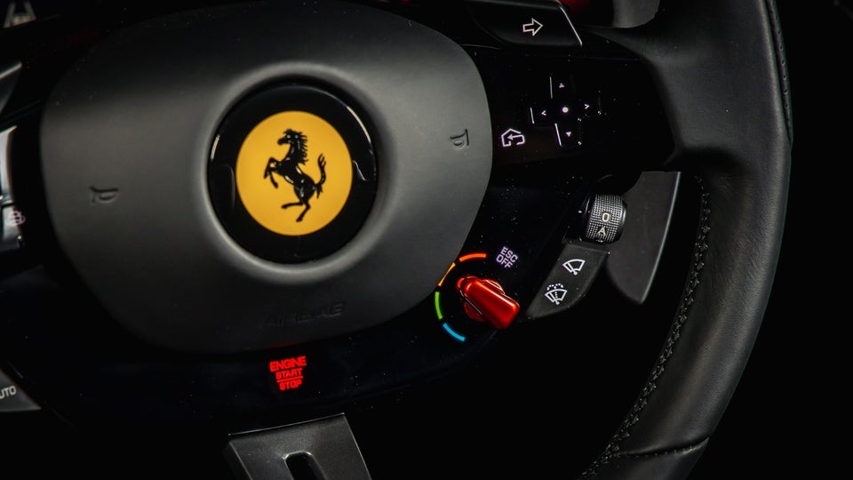 Ferrari Roma 3,9 Spider DCT 2d
