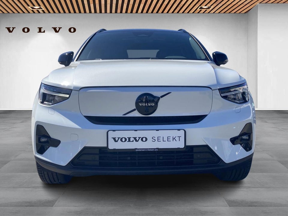 Volvo EX40 Extended Range Black Edition 5d