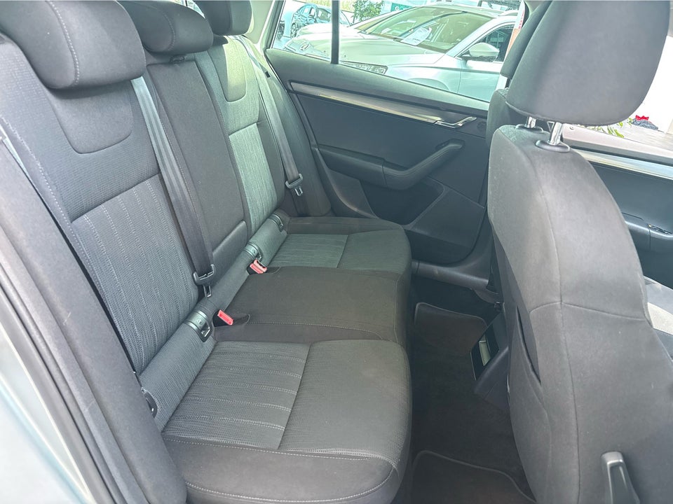 Skoda Octavia 2,0 TDi 150 Celebration Combi DSG 5d