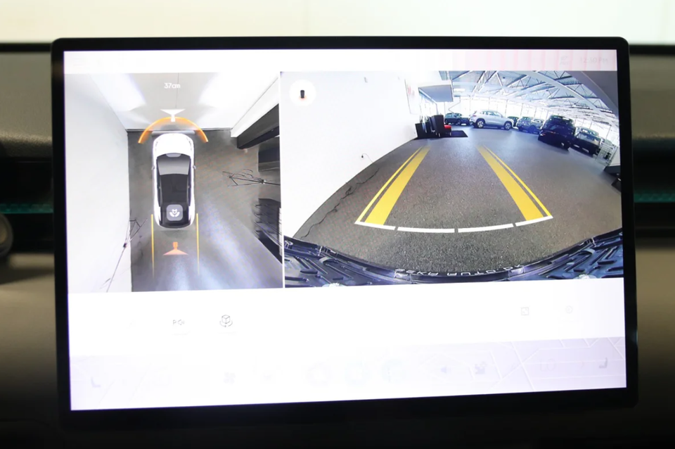 Lynk & Co 02 More 5d