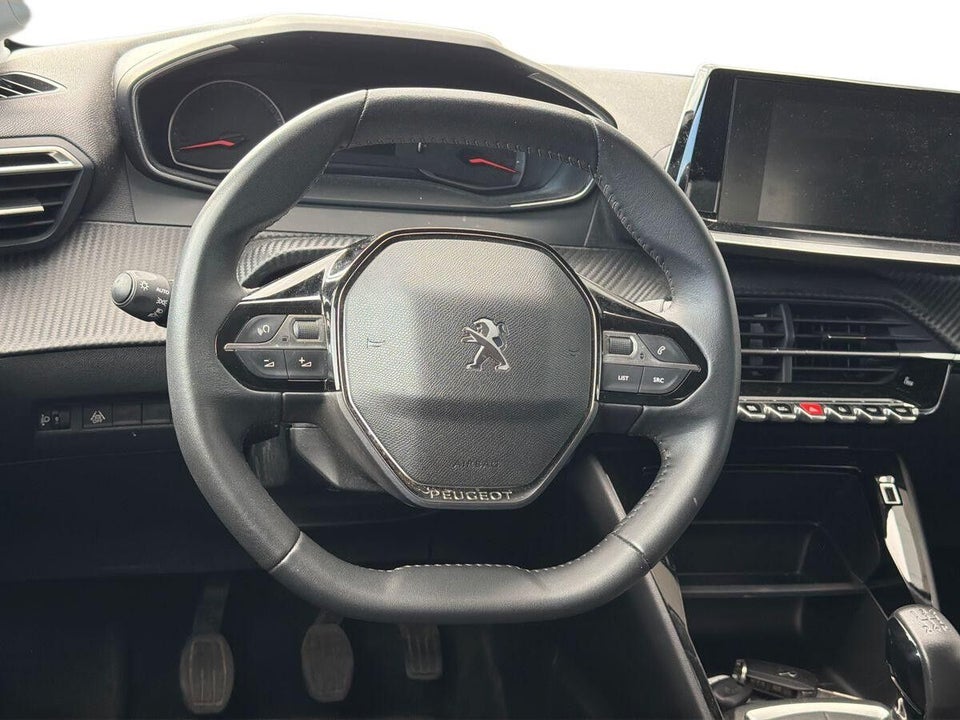 Peugeot 208 1,2 PureTech 75 Black Limited 5d