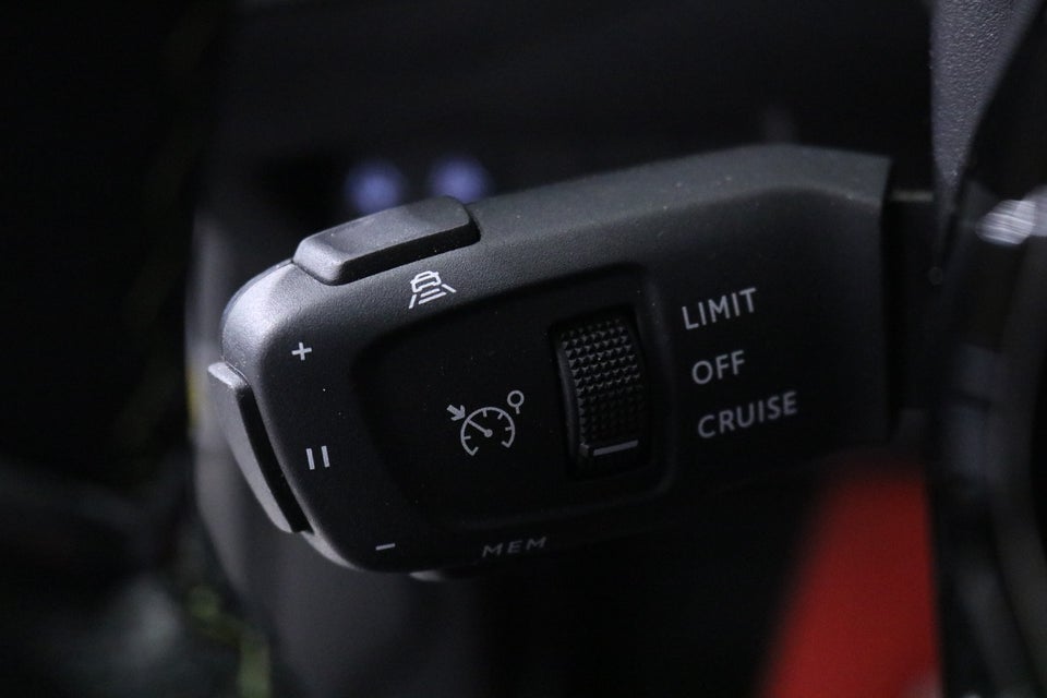 Peugeot e-2008 50 GT 5d