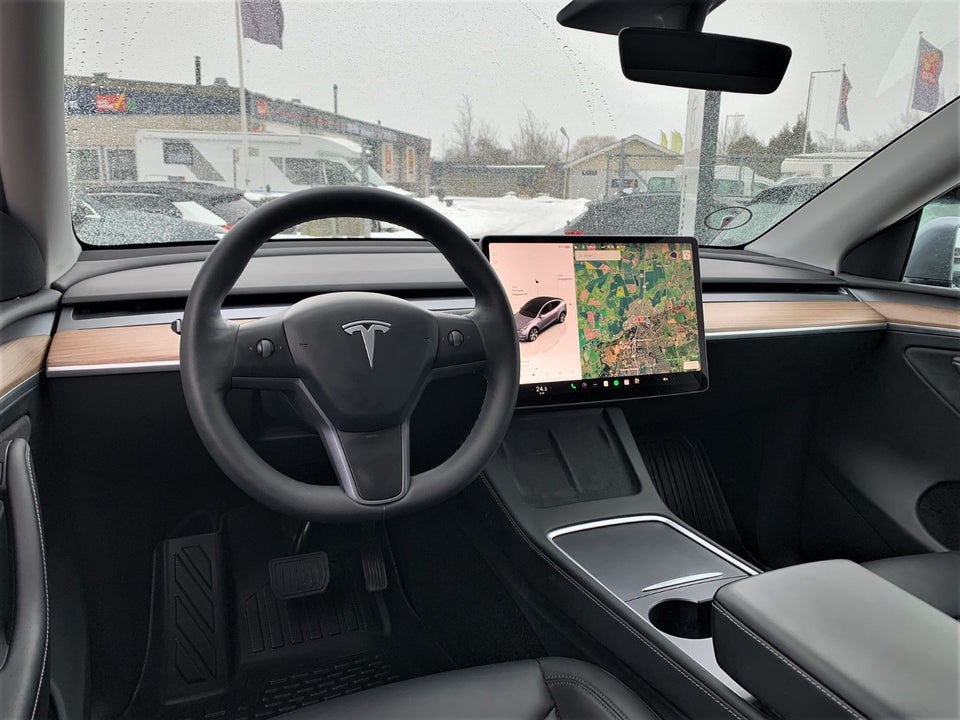 Tesla Model Y Long Range AWD 5d