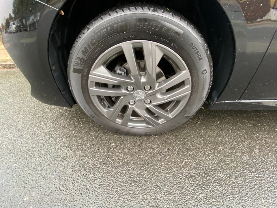 Peugeot 208 1,2 PureTech 75 Active 5d