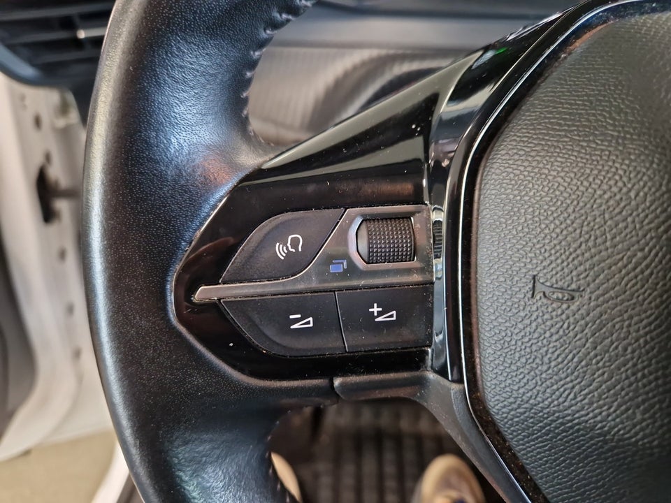 Peugeot 208 1,2 PureTech 75 Active+ Van 5d