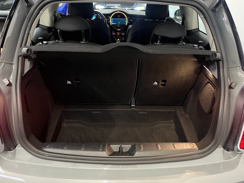 MINI Cooper SE Essential 3d