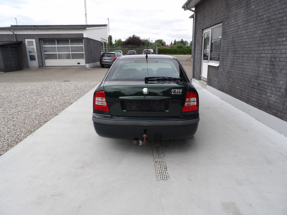 Skoda Octavia 1,6 Classic 5d