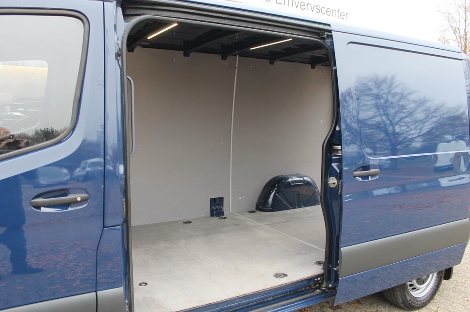 Mercedes Sprinter 214 2,2 CDi A2 Kassevogn aut. FWD